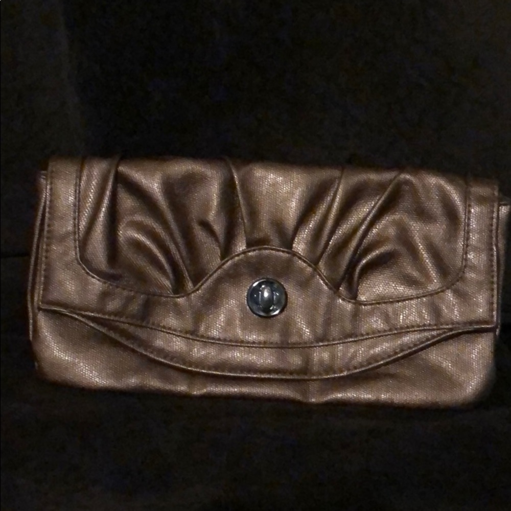 Gold clutch